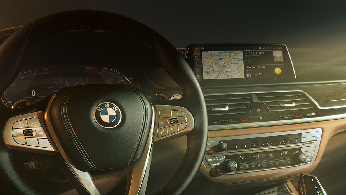 BMW 7 Series Sedan BMW Remote Software Upgrade BMW Remote Software Upgrade: close-up of the instrument cluster