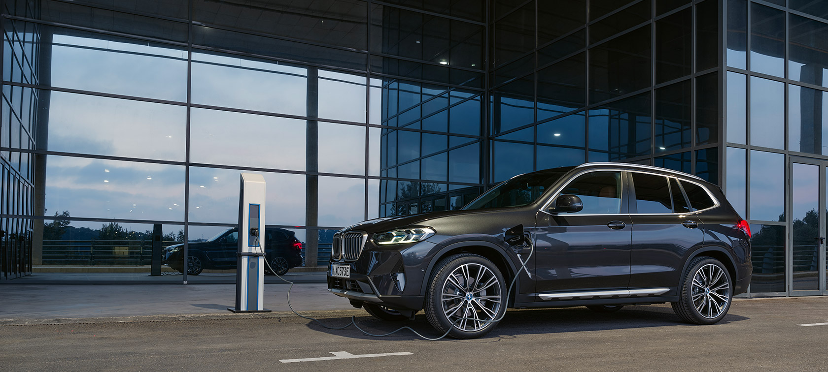 BMW Corporate sales services for business clients BMW Corporate sales services for business clients BMW at the charging station